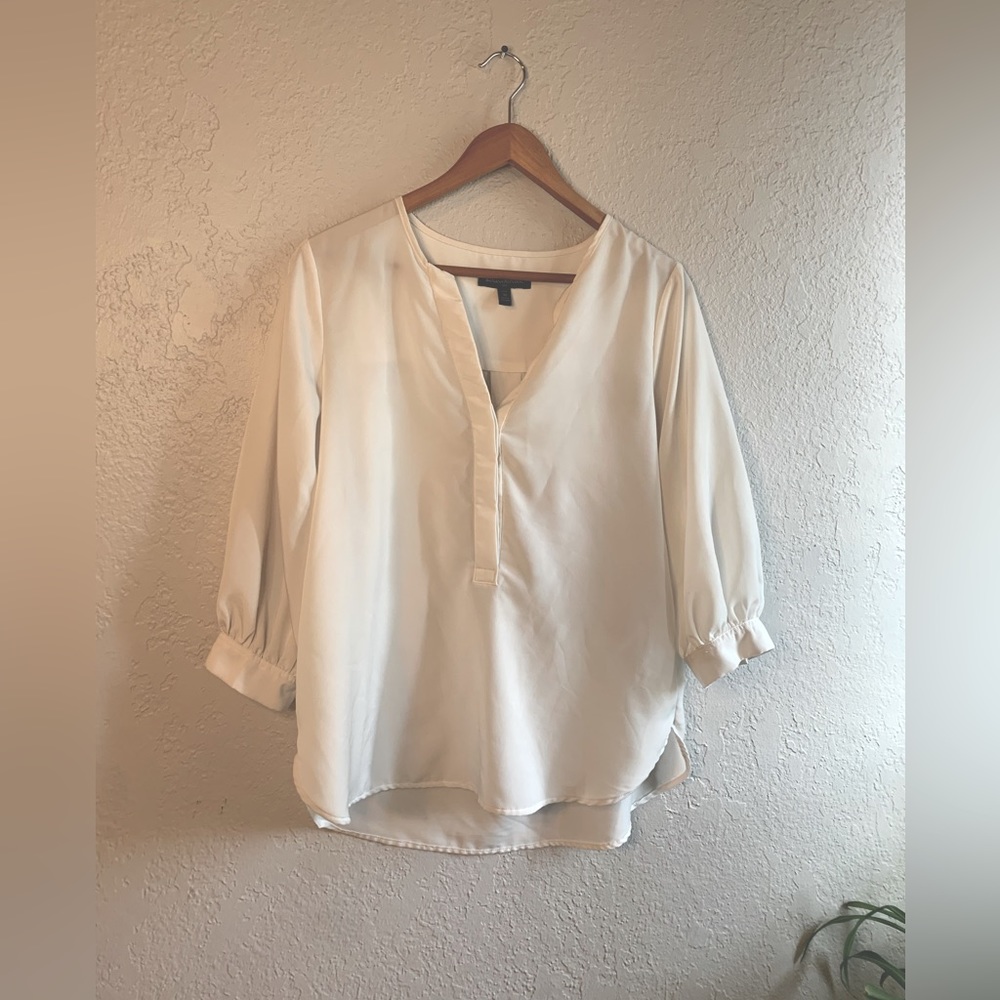 White blouse 3/4 sleeve, Banana Republic Size Medium